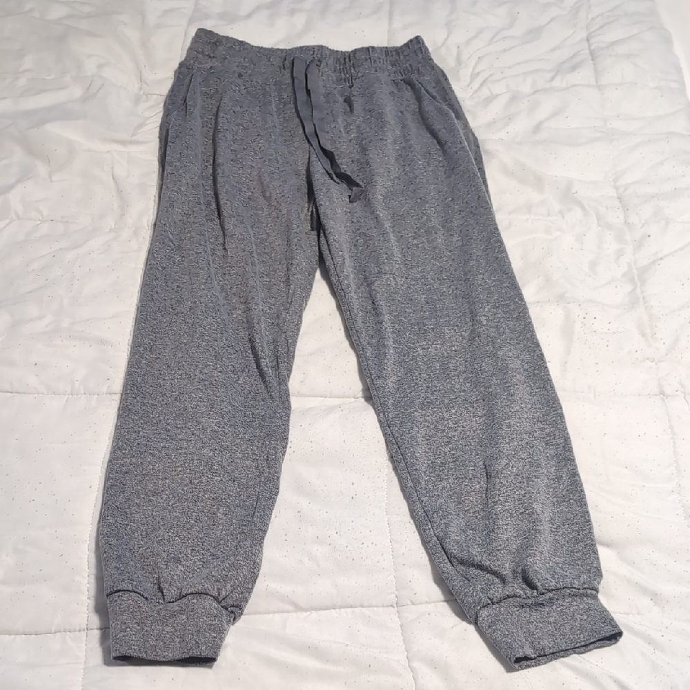 Halara Gray Jogger Pants With Runched Butt